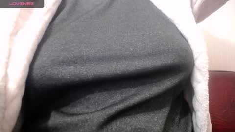 Snapshot of lenagolden chatting on March 5, 2:24 pm lenagolden online show from March 5, 2:24 pm