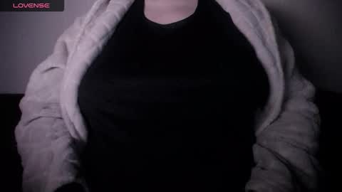 Snapshot of lenagolden chatting on March 6, 2:30 am lenagolden online show from March 6, 2:30 am