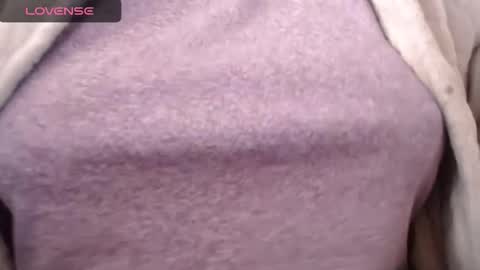 Snapshot of lenagolden chatting on March 15, 11:27 am lenagolden online show from March 15, 11:27 am