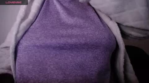 Snapshot of lenagolden chatting on March 24, 2:22 pm lenagolden online show from March 24, 2:22 pm