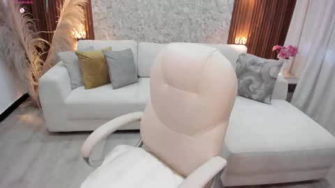 Snapshot of lenah_smith chatting on September 29, 11:26 am LENAH online show from September 29, 11:26 am