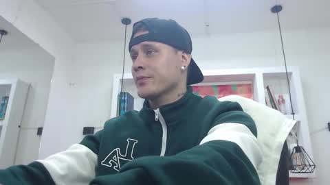 Yesid online show from February 8, 2:16 pm