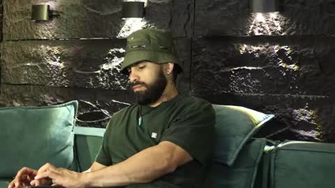 Snapshot of leo_diaz01 chatting on September 27, 2:05 am Leo Diaz online show from September 27, 2:05 am