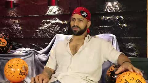 Snapshot of leo_diaz01 chatting on October 31, 3:07 am Leo Diaz online show from October 31, 3:07 am