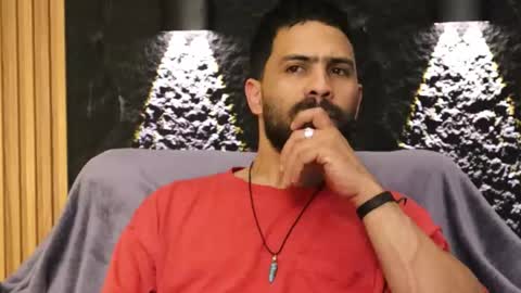 Snapshot of leo_diaz01 chatting on February 18, 1:34 am Leo Diaz online show from February 18, 1:34 am