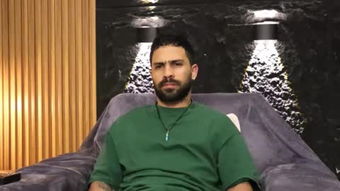 Snapshot of leo_diaz01 chatting on February 19, 2:07 am Leo Diaz online show from February 19, 2:07 am