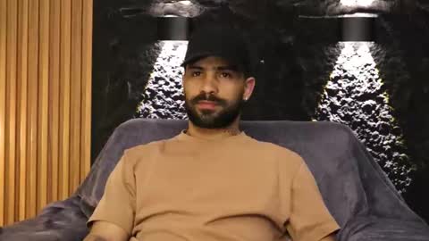 Snapshot of leo_diaz01 chatting on February 20, 2:30 am Leo Diaz online show from February 20, 2:30 am