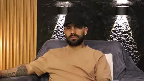 Snapshot of leo_diaz01 chatting on February 20, 6:26 am Leo Diaz online show from February 20, 6:26 am