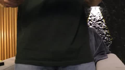 Snapshot of leo_diaz01 chatting on February 22, 4:57 am Leo Diaz online show from February 22, 4:57 am