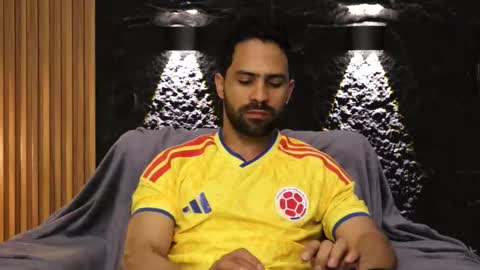 Snapshot of leo_diaz01 chatting on February 28, 2:23 am Leo Diaz online show from February 28, 2:23 am