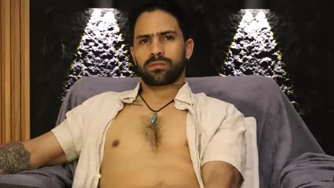 Snapshot of leo_diaz01 chatting on March 1, 1:40 am Leo Diaz online show from March 1, 1:40 am