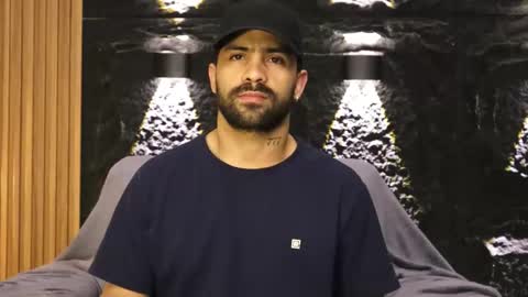 Snapshot of leo_diaz01 chatting on March 6, 1:46 am Leo Diaz online show from March 6, 1:46 am