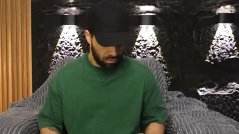 Snapshot of leo_diaz01 chatting on March 17, 1:54 am Leo Diaz online show from March 17, 1:54 am