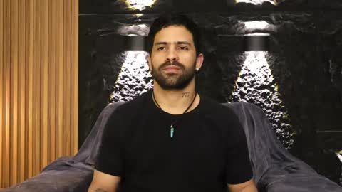 Snapshot of leo_diaz01 chatting on April 2, 12:19 am Leo Diaz online show from April 2, 12:19 am