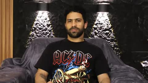 Snapshot of leo_diaz01 chatting on April 5, 1:25 am Leo Diaz online show from April 5, 1:25 am