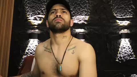 Leo  Diaz online show from May 18, 4:07 am
