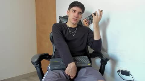 Leo Jones online show from November 7, 2:50 pm