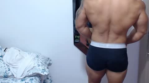 Snapshot of leo_muscleboy chatting on April 9, 2:22 am Leo online show from April 9, 2:22 am
