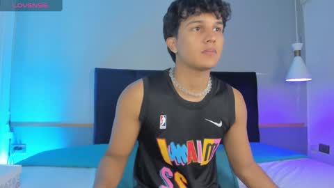 Snapshot of leo_savage_ chatting on October 7, 4:20 am Leo online show from October 7, 4:20 am