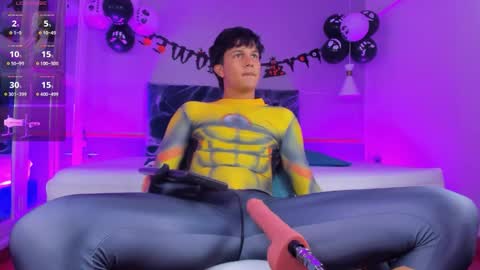 Snapshot of leo_savage_ chatting on October 13, 4:23 am Leo online show from October 13, 4:23 am