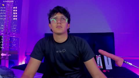 Snapshot of leo_savage_ chatting on November 3, 3:41 am Leo online show from November 3, 3:41 am