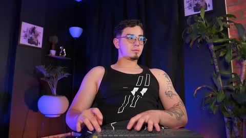 Leo online show from February 3, 1:04 am