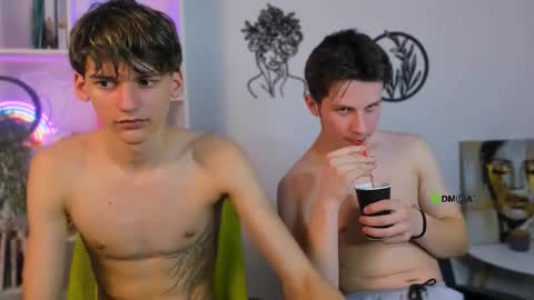 Snapshot of leo_valor chatting on February 12, 8:04 pm leo_valor online show from February 12, 8:04 pm