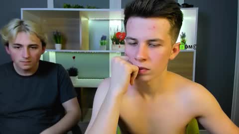 Snapshot of leo_valor chatting on February 24, 7:45 pm leo_valor online show from February 24, 7:45 pm