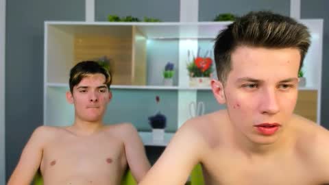 Snapshot of leo_valor chatting on February 25, 8:18 pm leo_valor online show from February 25, 8:18 pm