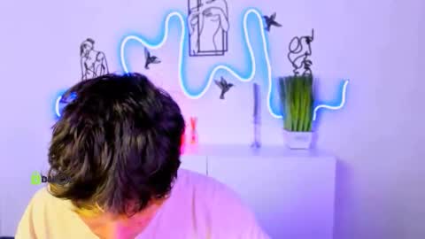 Snapshot of leo_valor chatting on March 1, 7:27 pm leo_valor online show from March 1, 7:27 pm