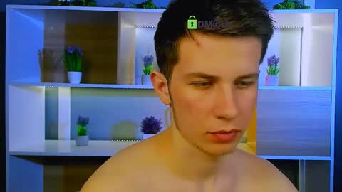 Snapshot of leo_valor chatting on March 10, 8:14 pm leo_valor online show from March 10, 8:14 pm