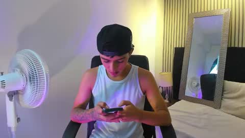 leohard_ online show from February 3, 2:53 am