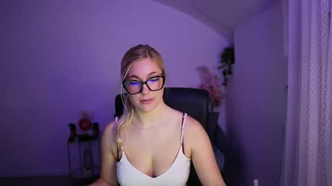 leokitty  online show from March 17, 2:09 pm