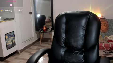 Leo  online show from May 15, 11:01 pm
