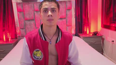 leomonnroe online show from February 8, 3:59 pm