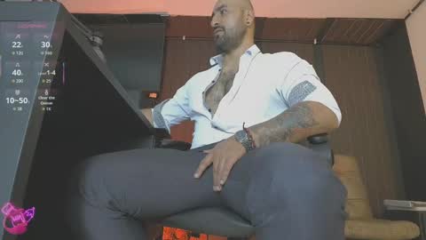 Snapshot of leon_1717 chatting on April 30, 10:36 pm Leon online show from April 30, 10:36 pm