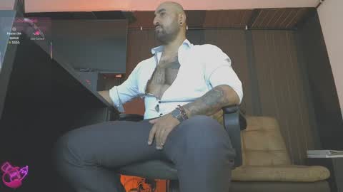 Snapshot of leon_1717 chatting on May 8, 8:36 pm Leon online show from May 8, 8:36 pm