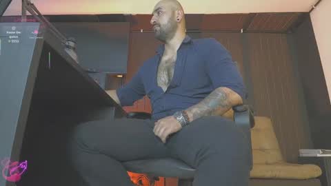 Snapshot of leon_1717 chatting on May 9, 9:31 pm Leon online show from May 9, 9:31 pm