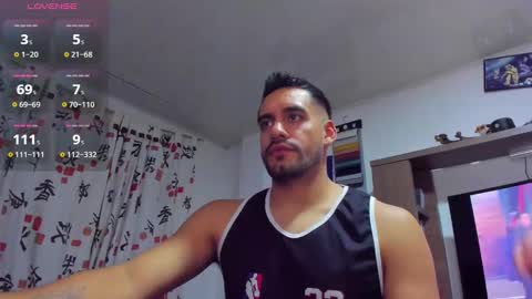 Snapshot of leon__hart chatting on December 16, 12:37 am Leon Hart online show from December 16, 12:37 am