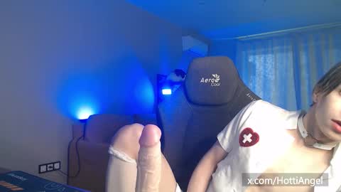 Leon online show from December 2, 10:31 am