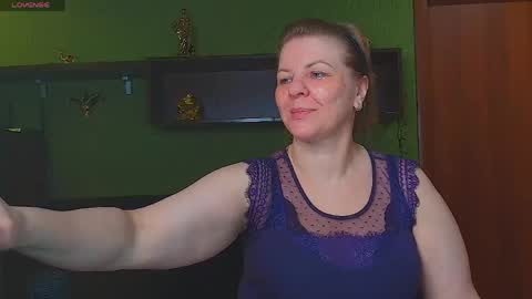 Leona tracie online show from March 29, 4:45 am