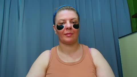 Leona tracie online show from May 7, 10:26 pm