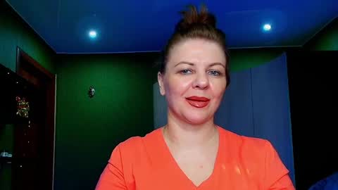 Leona tracie online show from May 11, 3:45 am