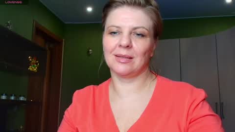 Leona tracie online show from May 16, 8:33 am