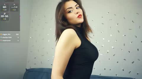 Mia online show from September 29, 9:36 am