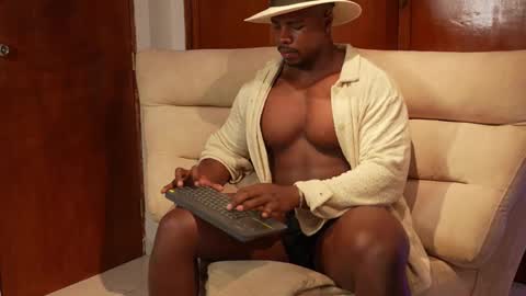 Leandro jones online show from September 19, 9:54 am