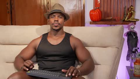 Leandro jones online show from September 23, 12:57 am