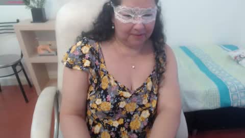 leonela   online show from February 18, 4:37 pm