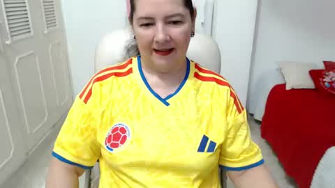 leonela   online show from June 28, 1:55 am