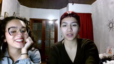 leonela  online show from September 15, 4:45 am